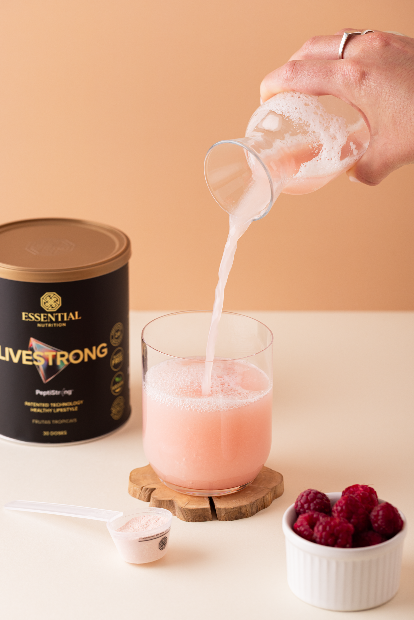 ESSENTIAL - Livestrong (lata)