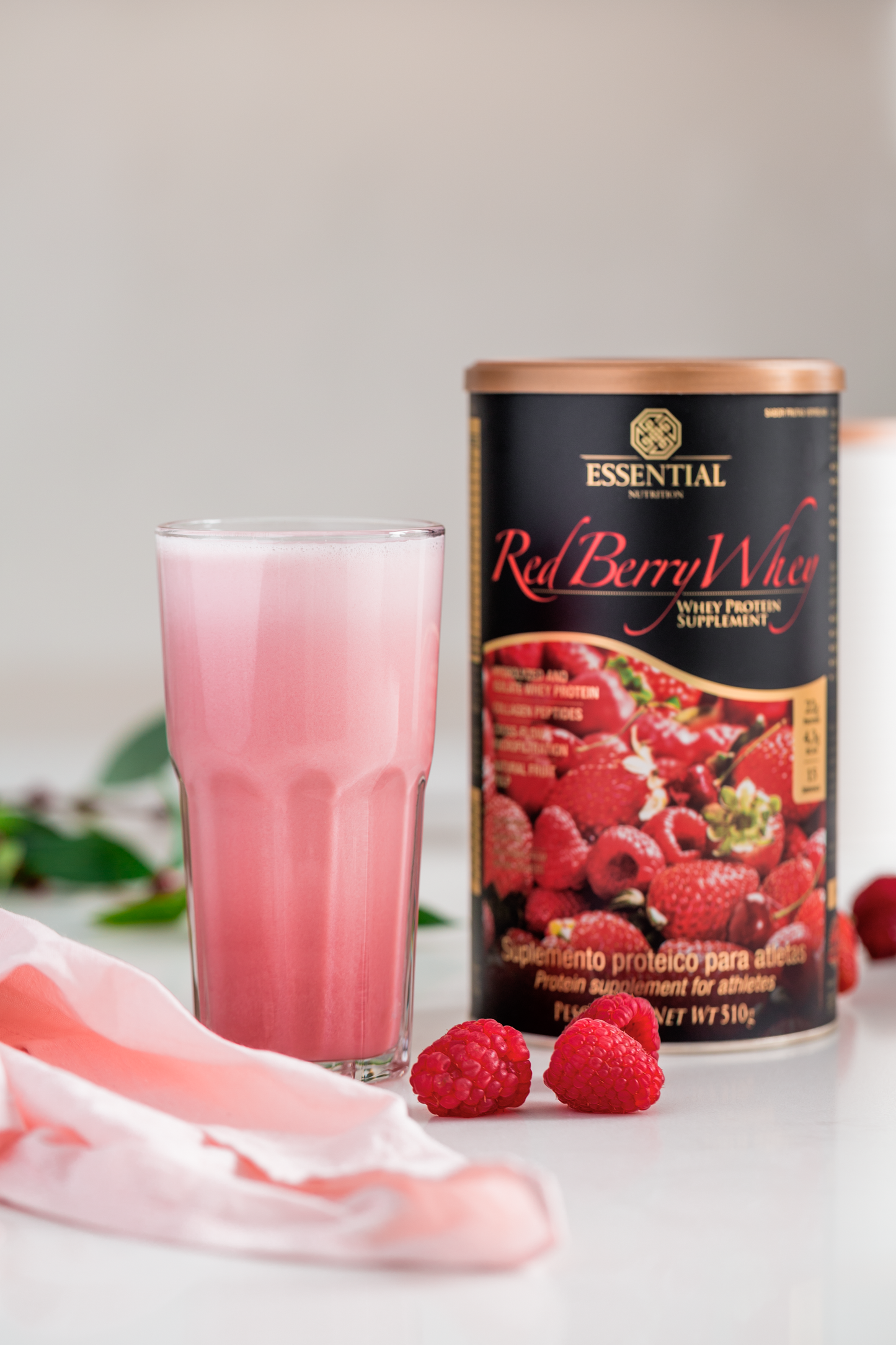 ESSENTIAL - Red Berry Whey (Lata)